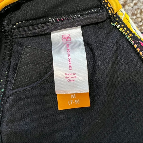 Lemon 2-Piece Swimsuit Set - Picture 4 of 5